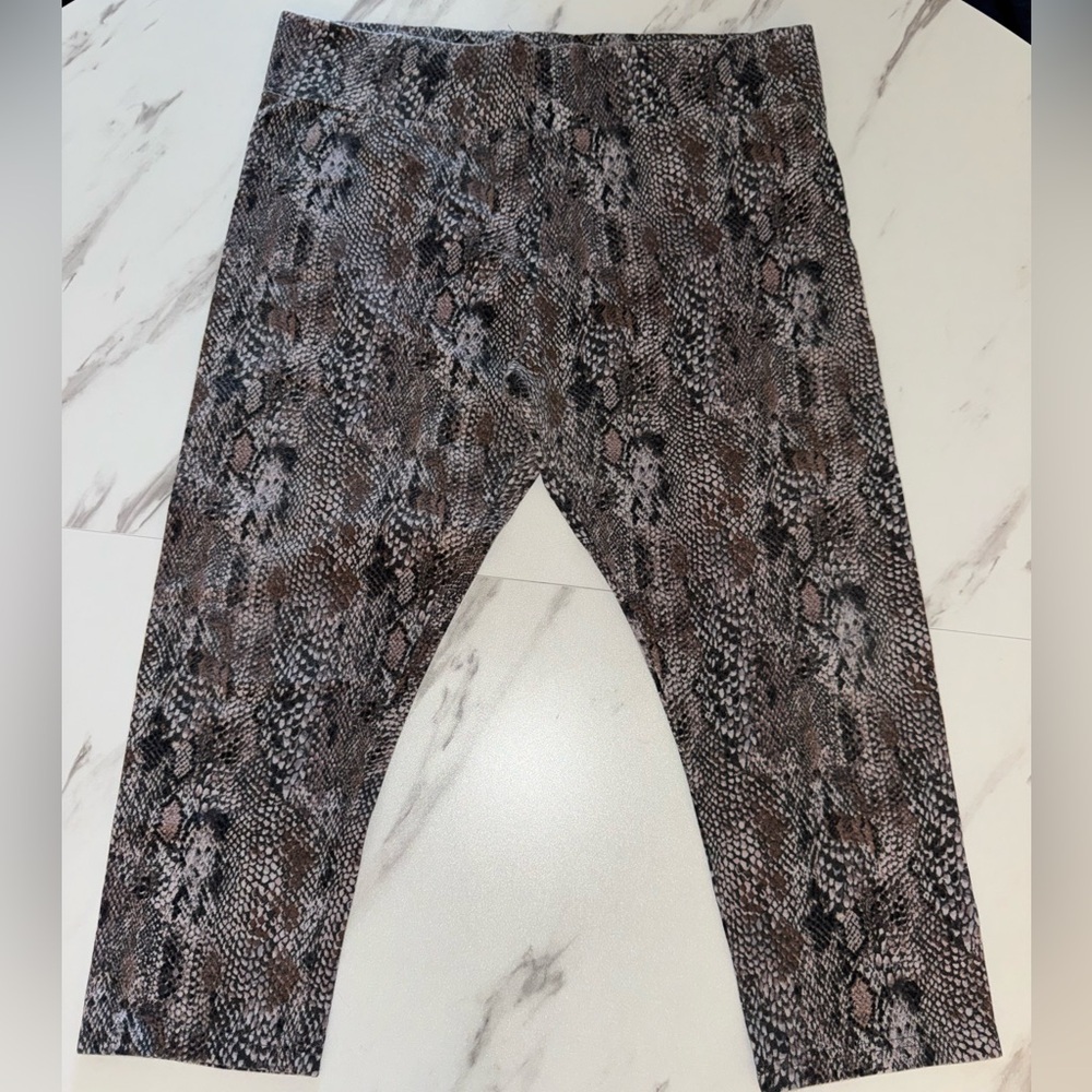 LOGO by Lori Goldstein Snake-Print Leggings in Brown, Black & Cream M